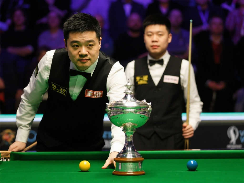 中国斯诺克世锦赛首冠之争:丁俊晖自荐,赵心童获众人看好 中国斯诺克世锦赛首冠之争:丁俊晖自荐,赵心童获众人看好